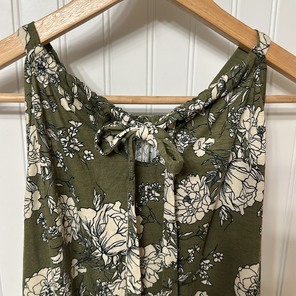 Floral Olive Green Sleeveless Halter Top with tie back Size XXL - Picture 6 of 8